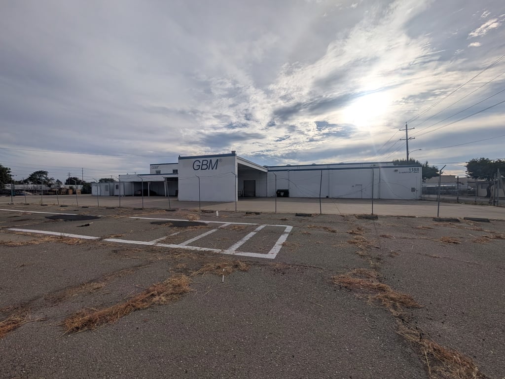 1188 S AIRPORT WAY - Photo 4