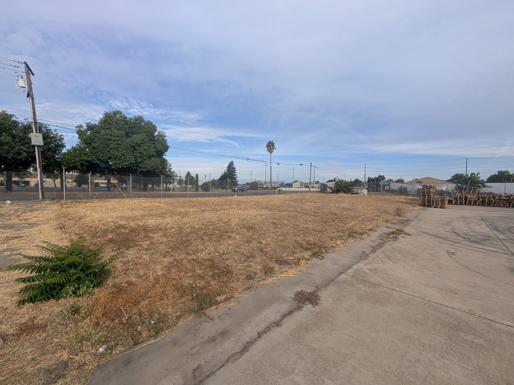 1188 S AIRPORT WAY - Photo 6