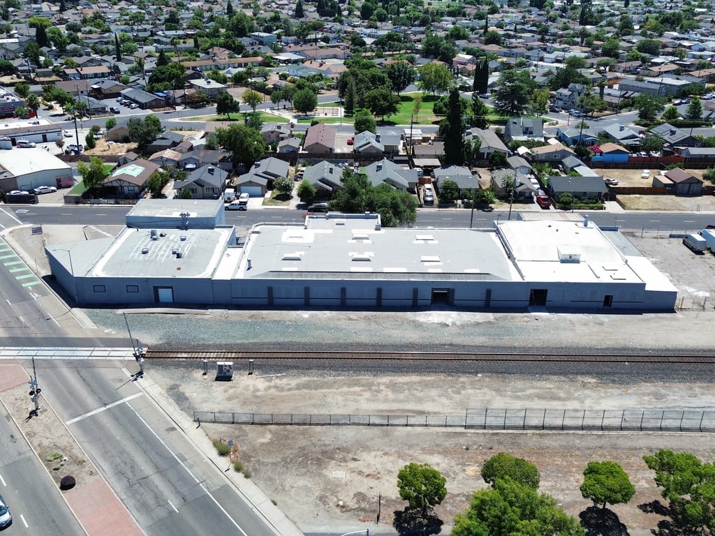 121 Oak Street - Photo 2