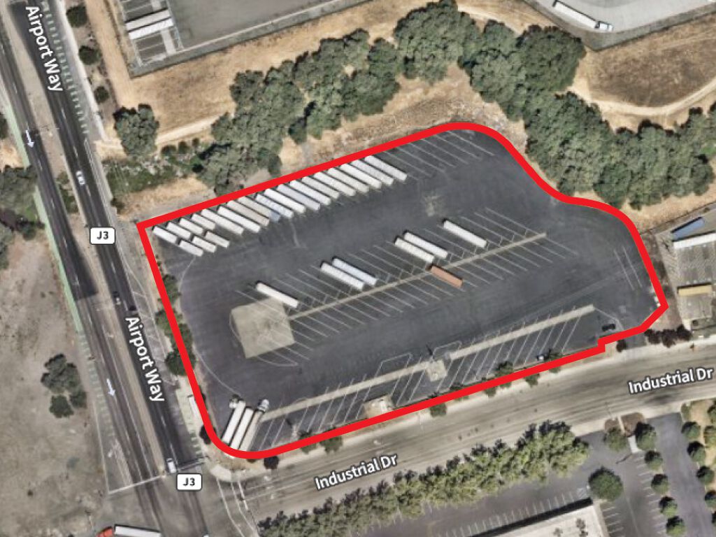 1425 Industrial Dr - Photo 1