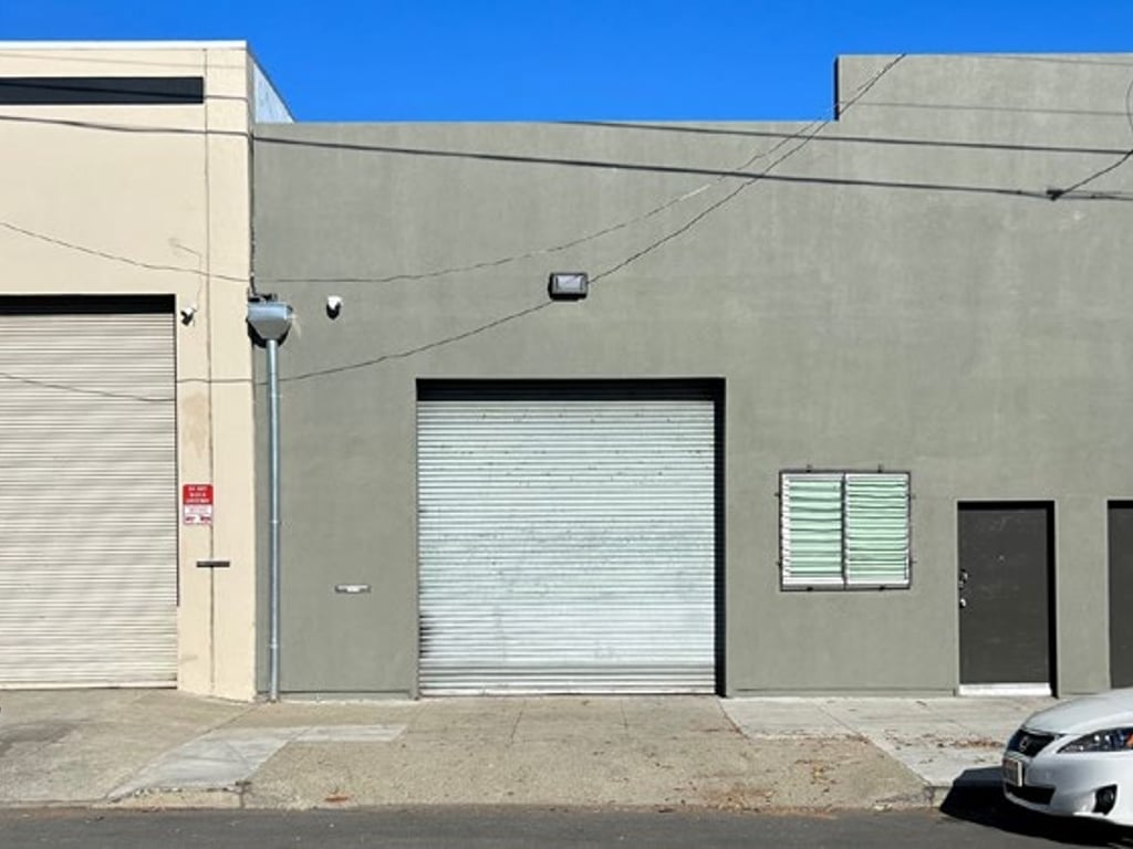 1434 W Yosemite Ave - Photo 2