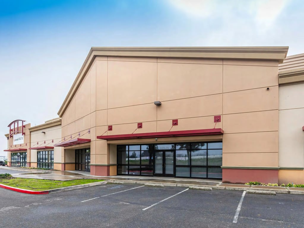 1475 Moffat Blvd, Suite 15 - Photo 4