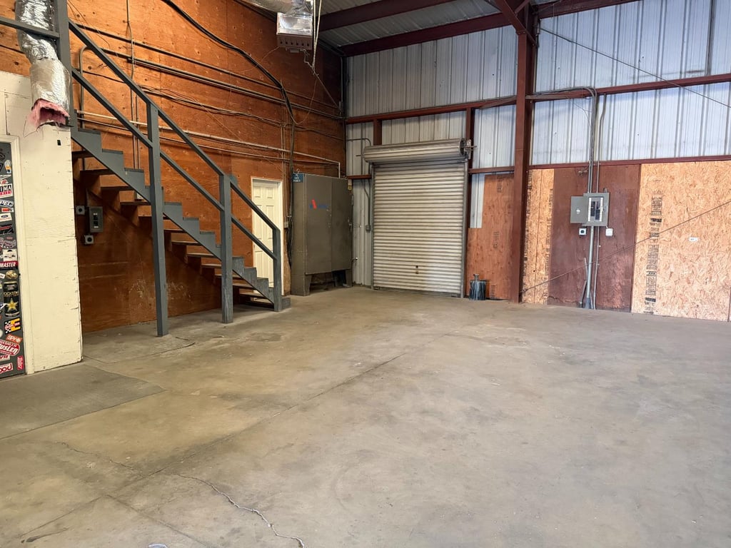 1702 Ackerman Dr - Photo 2