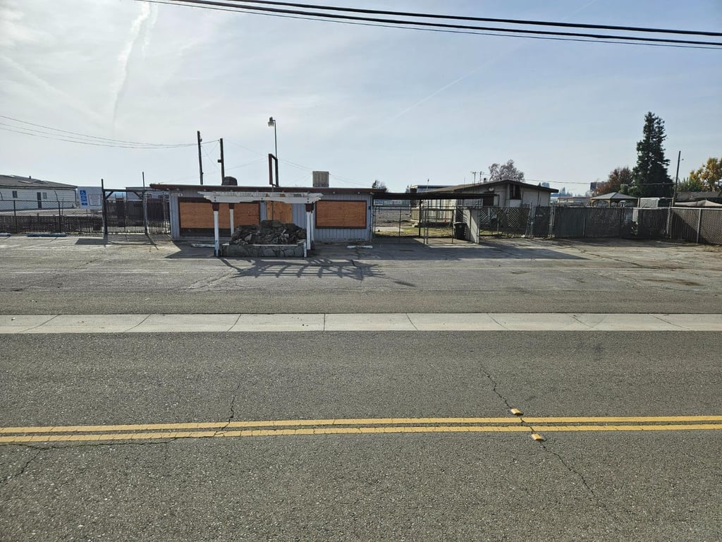 6000 E Lathrop Rd. #B, Manteca