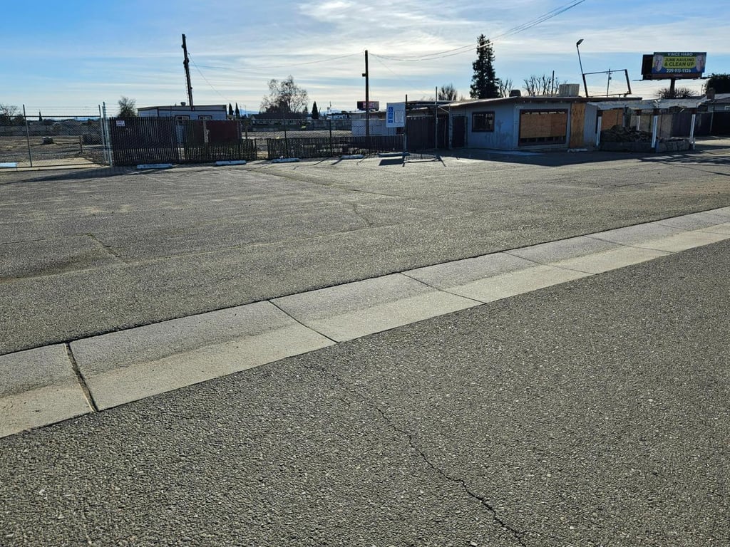 6000 E Lathrop Rd. #B - Photo 5