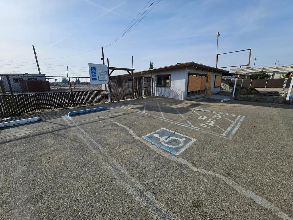 6000 E Lathrop Rd. #B - Photo 6