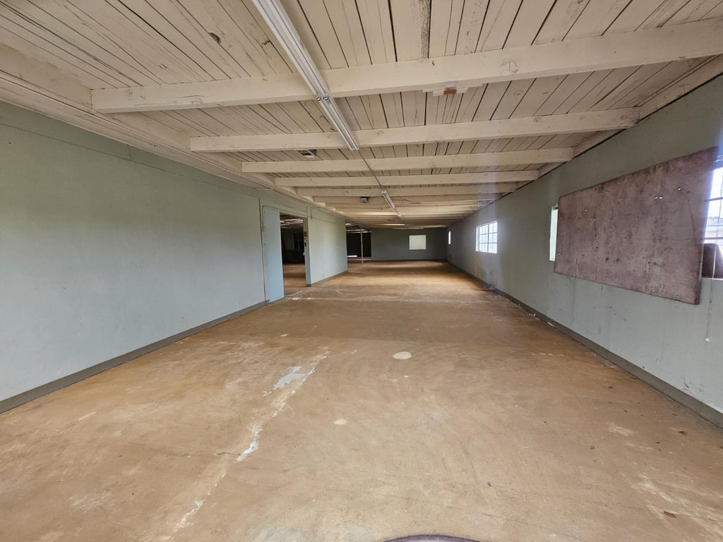6000 Lathrop Rd. #C - Photo 4