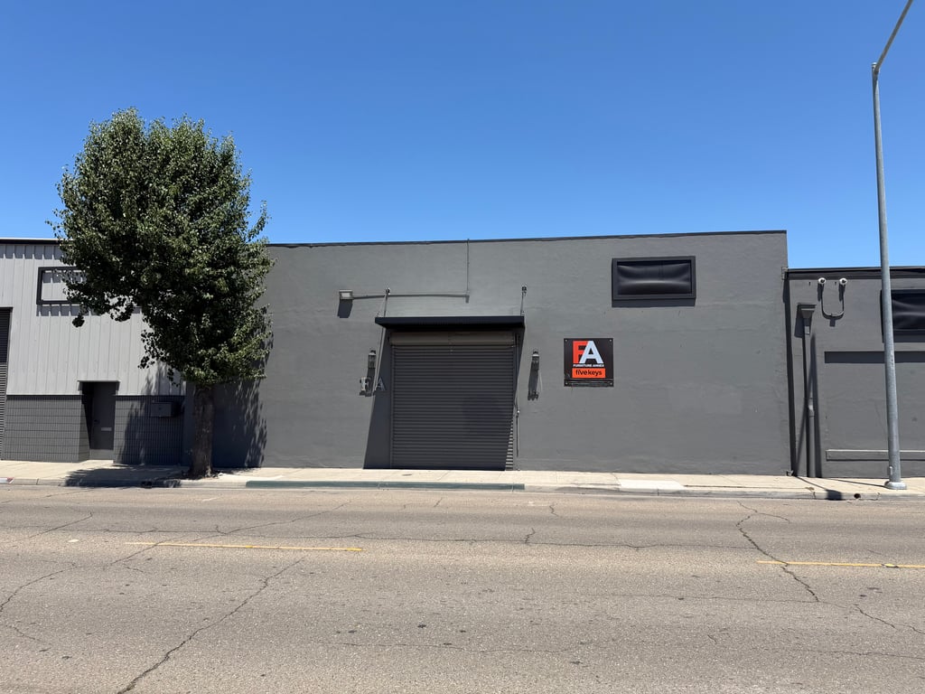 611 West Fremont Street - Photo 2