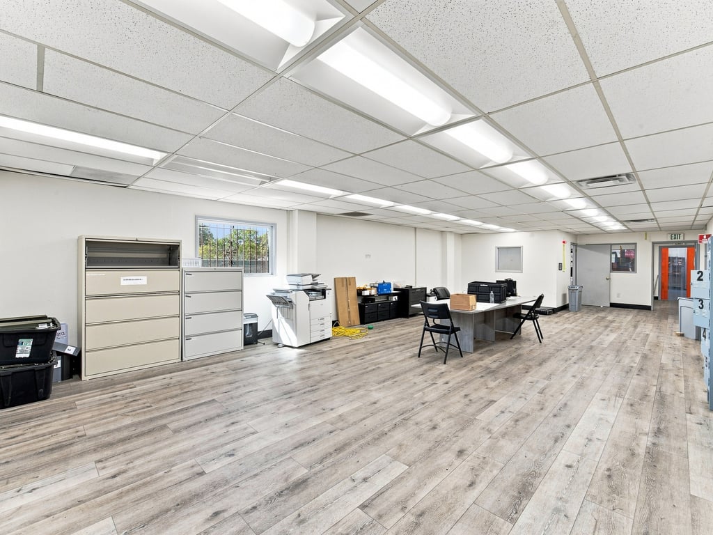 945 East Lindsay Street - Photo 3